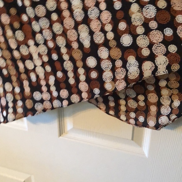 Flowy top with 3/4 length button sleeve asymmetrical hem Sz 22/24 - Picture 4 of 6